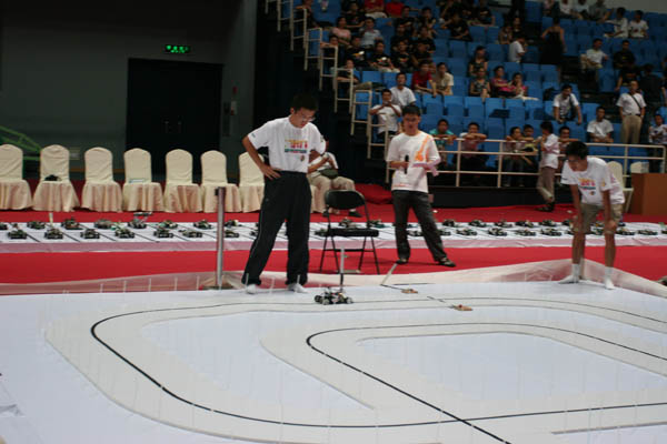 http://www.sjtu.edu.cn/newsnet/gallery/2006_10_31/10_13_07.jpg