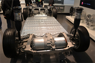 Tesla Model S底盘